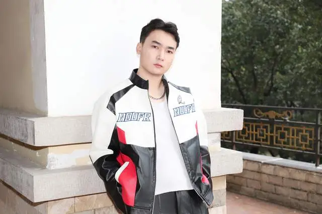 rookie：模特新銳，以汗水雕刻鏡頭鋒芒