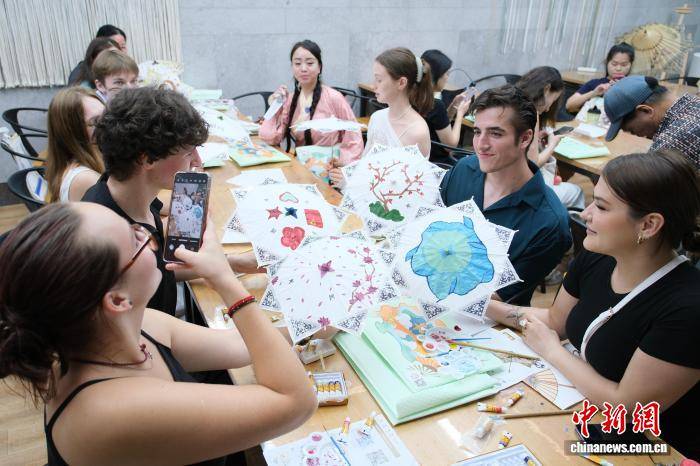 “最長春節假期”激發跨境旅遊熱潮 AI規劃服務受青睞