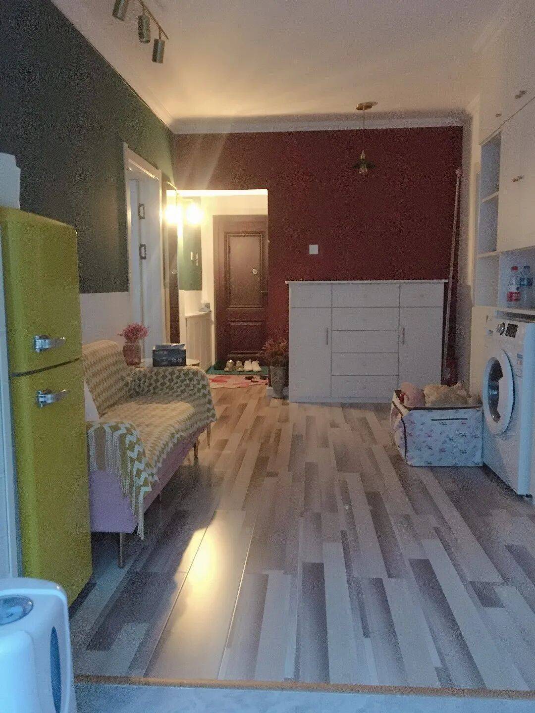 鶴崗「房產一哥」，轉行擦邊背後