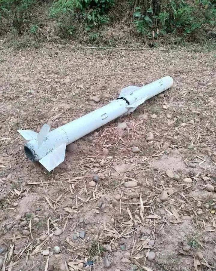 原創印媒：至少有一枚霹靂-15E完好無損著陸，這是印度電子戰的結果