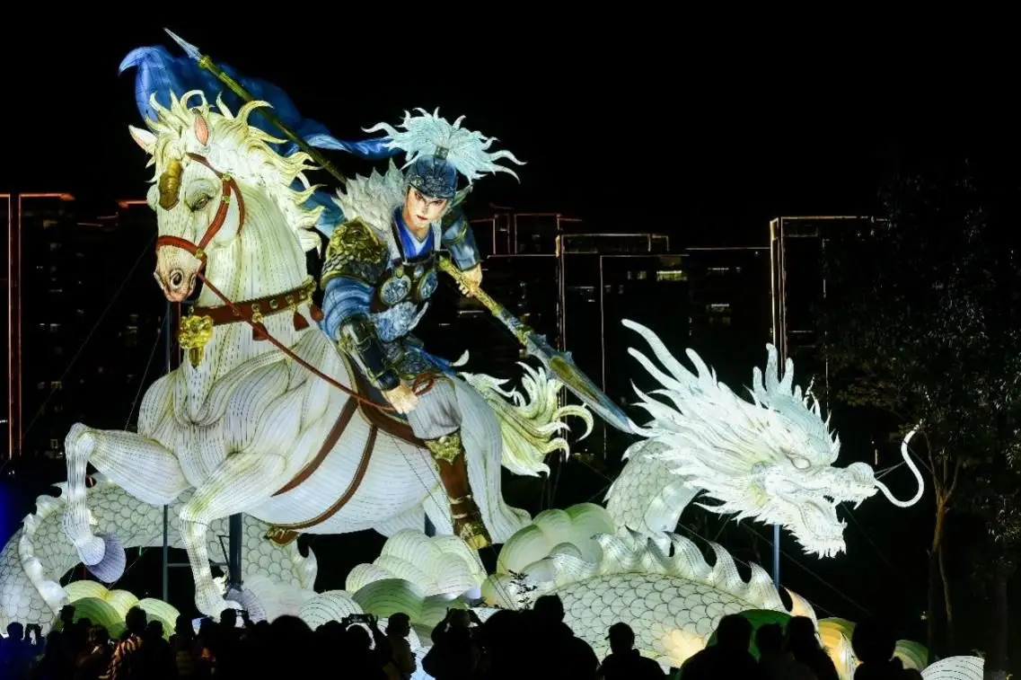 成都國際熊貓燈會全攻略｜一鍵收藏，帶你玩轉東安湖光影盛宴！