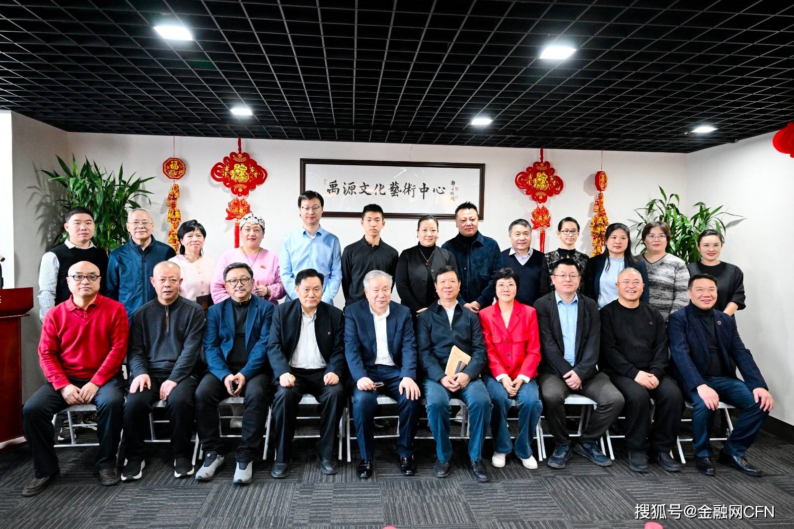 從南極到北京，北京小學生何曼琳繪畫作品《南極家園》驚豔金融街